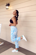 Load image into Gallery viewer, The Carolyn Jeans